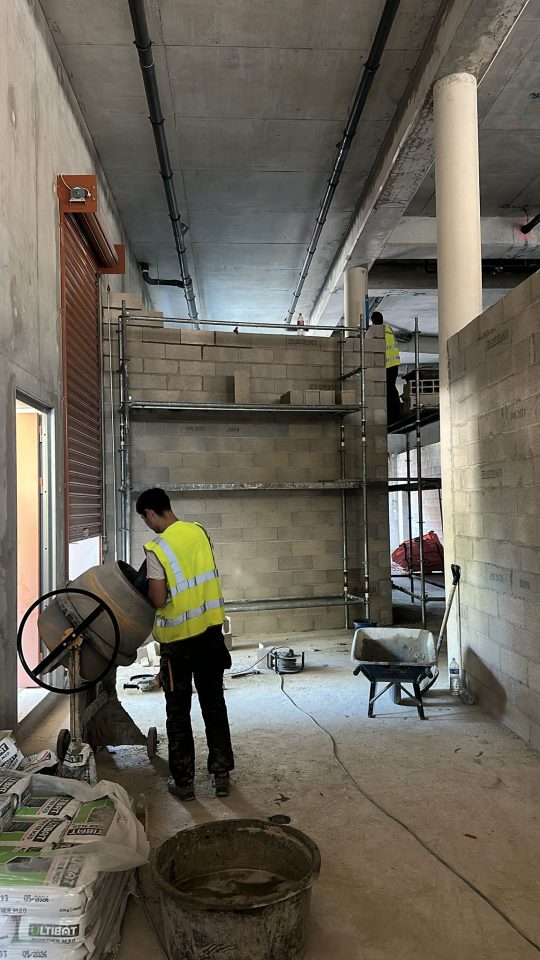 CLICHY CONSTRUCTION D UN BATIMENT COMMERCIALE ADN BTP NICE ET ALPES MARITIMES (21)