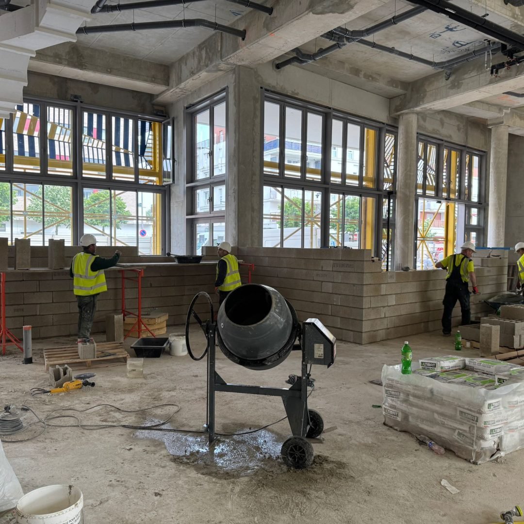 CLICHY CONSTRUCTION D UN BATIMENT COMMERCIALE ADN BTP NICE ET ALPES MARITIMES (37)