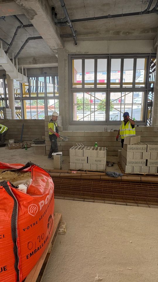 CLICHY CONSTRUCTION D UN BATIMENT COMMERCIALE ADN BTP NICE ET ALPES MARITIMES (38)