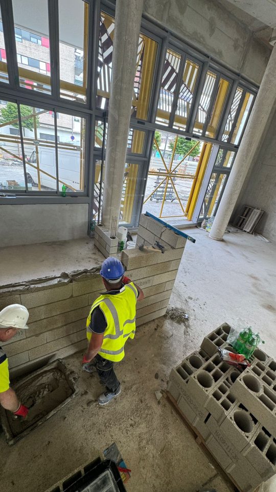 CLICHY CONSTRUCTION D UN BATIMENT COMMERCIALE ADN BTP NICE ET ALPES MARITIMES (47)