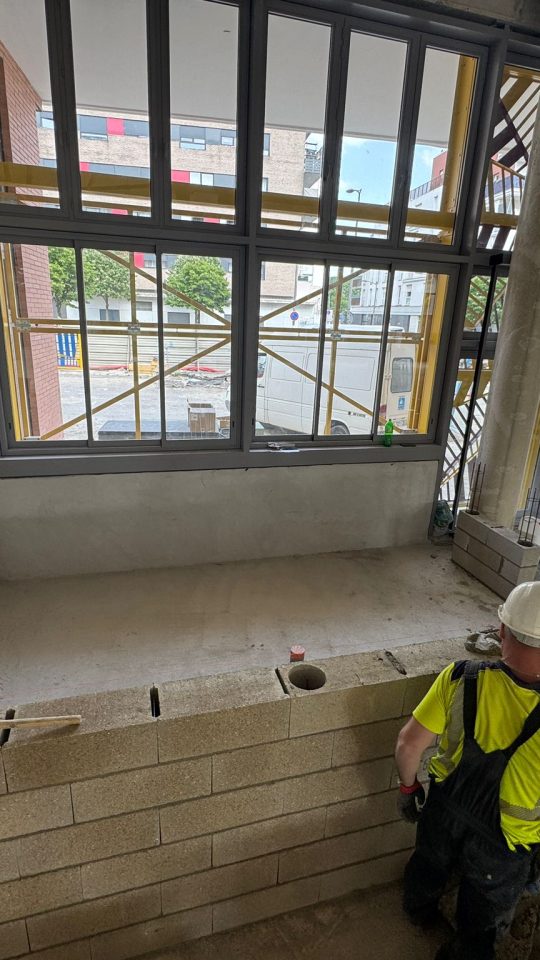 CLICHY CONSTRUCTION D UN BATIMENT COMMERCIALE ADN BTP NICE ET ALPES MARITIMES (48)