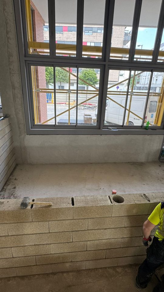 CLICHY CONSTRUCTION D UN BATIMENT COMMERCIALE ADN BTP NICE ET ALPES MARITIMES (49)