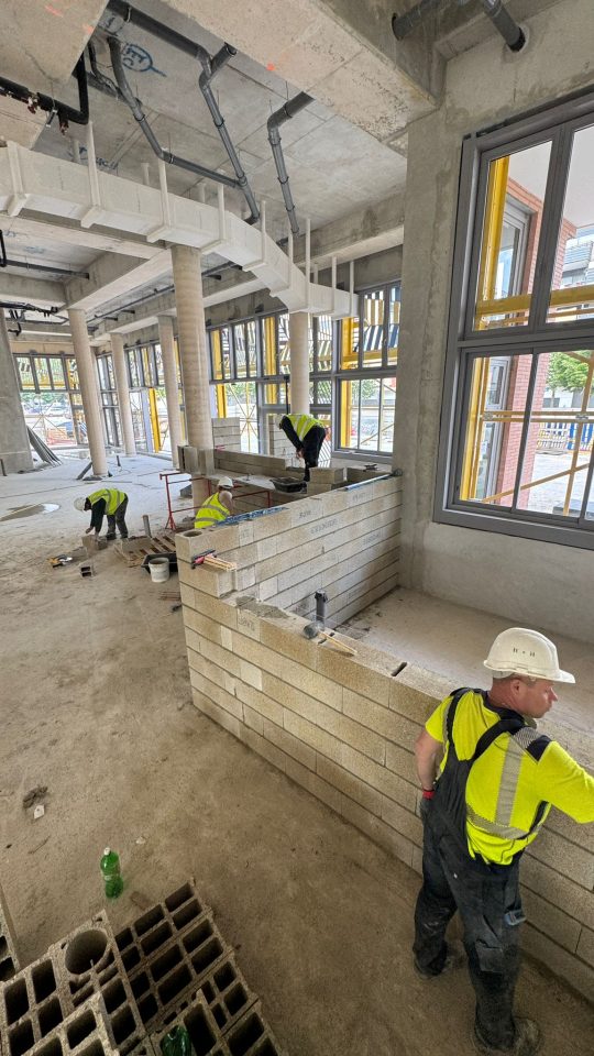 CLICHY CONSTRUCTION D UN BATIMENT COMMERCIALE ADN BTP NICE ET ALPES MARITIMES (50)