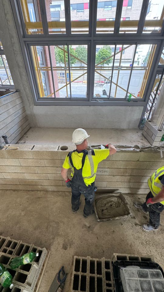 CLICHY CONSTRUCTION D UN BATIMENT COMMERCIALE ADN BTP NICE ET ALPES MARITIMES (52)