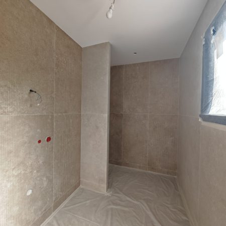 LA FARGES - PROJETS RENOVATION CONSTRUCTION D UNE TERRASSE EN PORTE A FAUX ET RENOVATION GLOBALE INTERIEURES A NICE SALLE DE BAIN 2