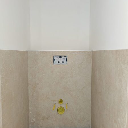 LA FARGES - PROJETS RENOVATION CONSTRUCTION D UNE TERRASSE EN PORTE A FAUX ET RENOVATION GLOBALE INTERIEURES A NICE SANITAIRE TOILETTE