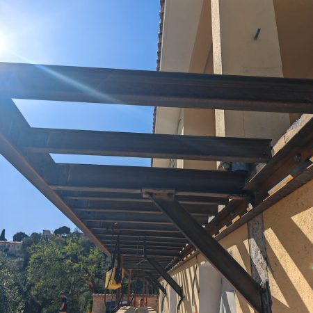 LA FARGES - PROJETS RENOVATION CONSTRUCTION D UNE TERRASSE EN PORTE A FAUX STRUCTURE METALLIQUE NICE ET ALPES MARITIMES