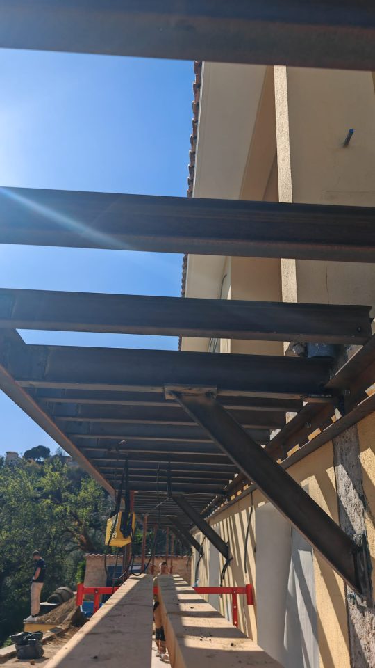LA FARGES - PROJETS RENOVATION CONSTRUCTION D UNE TERRASSE EN PORTE A FAUX STRUCTURE METALLIQUE NICE ET ALPES MARITIMES