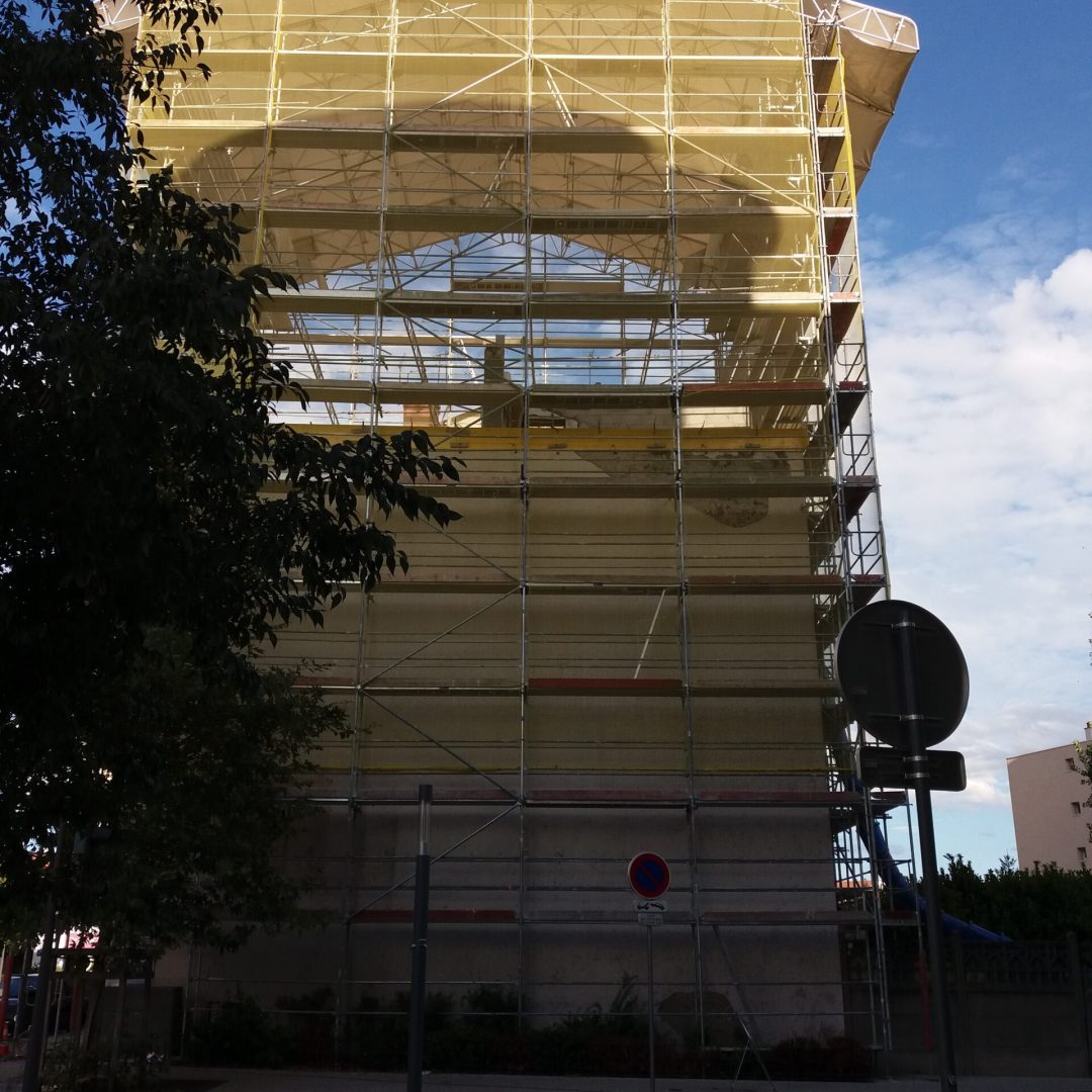 Villeurbanne_-_Rue_Pierre_Cacard_-_Surélévation_d'un_immeuble_avec_une_maison_individuelle